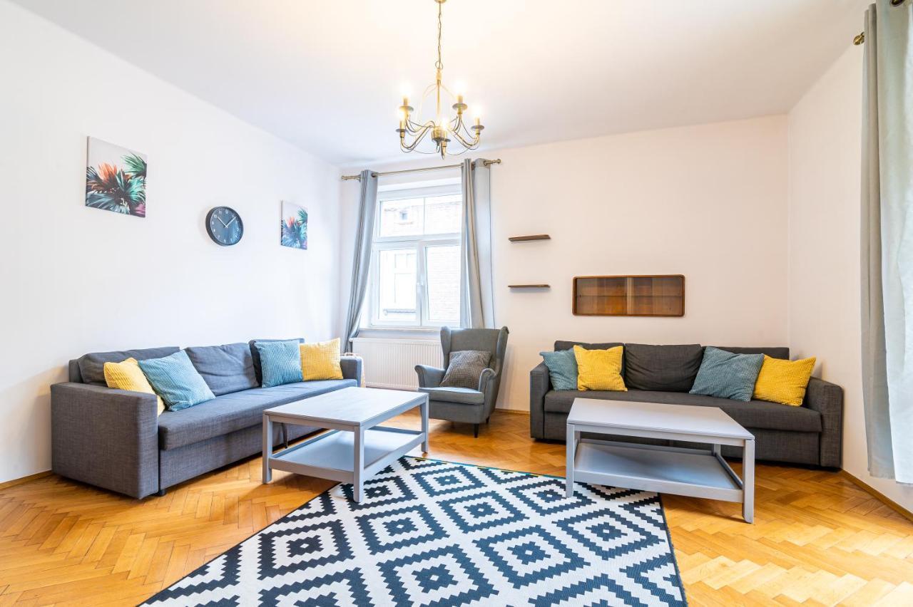 Trip Apartments คราคูฟ ภายนอก รูปภาพ