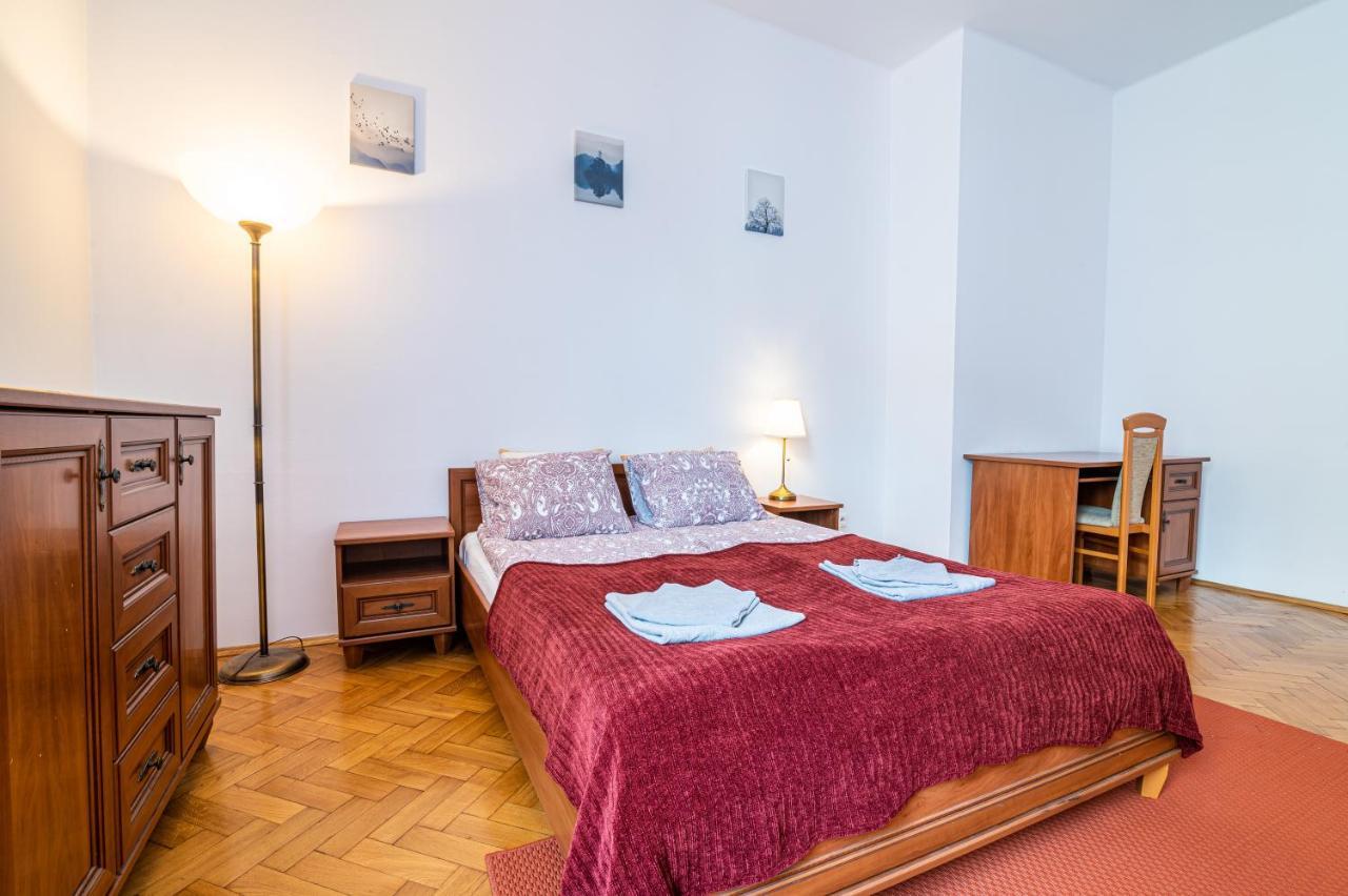 Trip Apartments คราคูฟ ภายนอก รูปภาพ