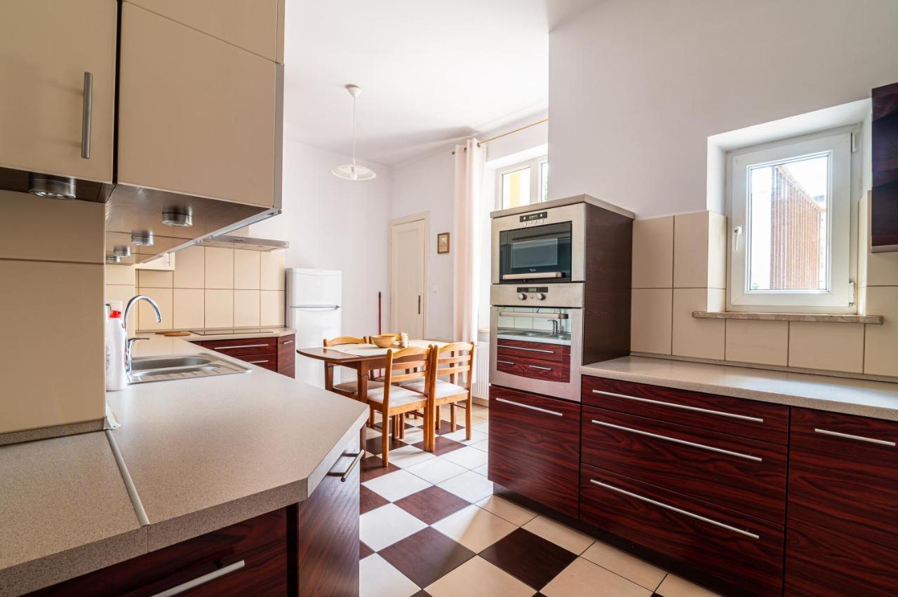 Trip Apartments คราคูฟ ภายนอก รูปภาพ