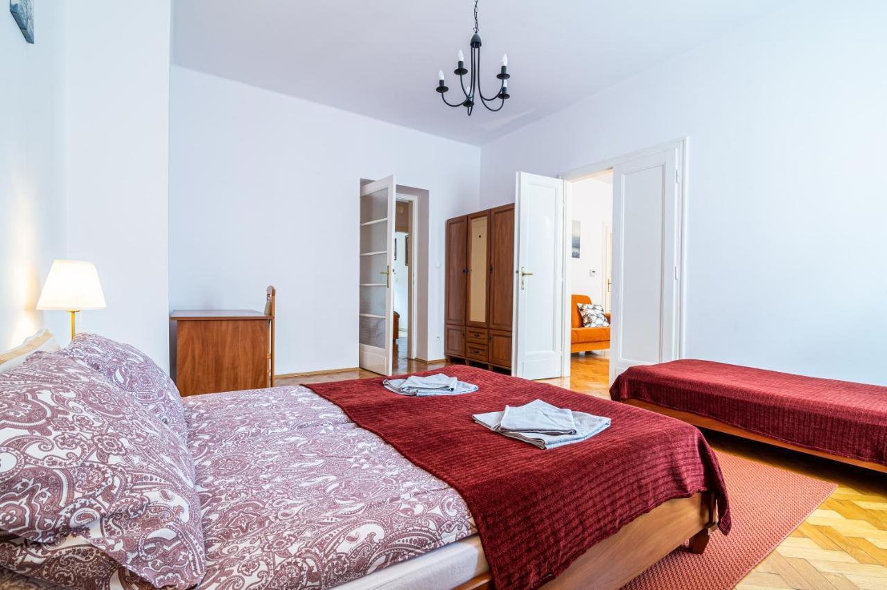 Trip Apartments คราคูฟ ภายนอก รูปภาพ