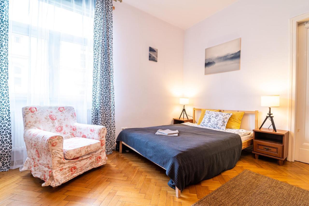 Trip Apartments คราคูฟ ภายนอก รูปภาพ