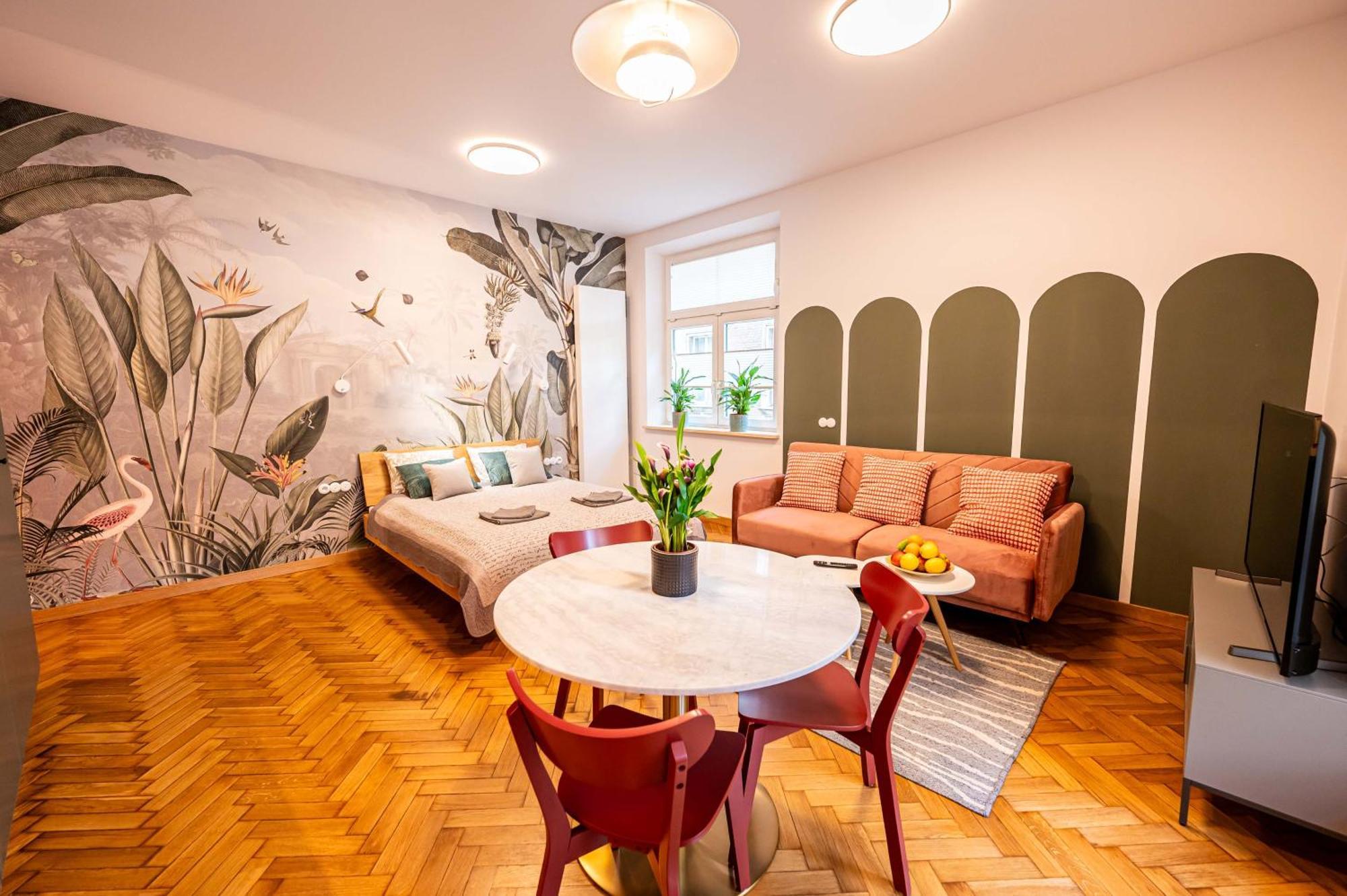 Trip Apartments คราคูฟ ภายนอก รูปภาพ