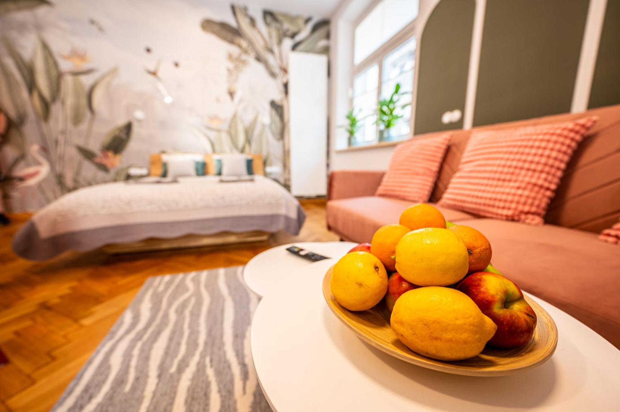 Trip Apartments คราคูฟ ภายนอก รูปภาพ