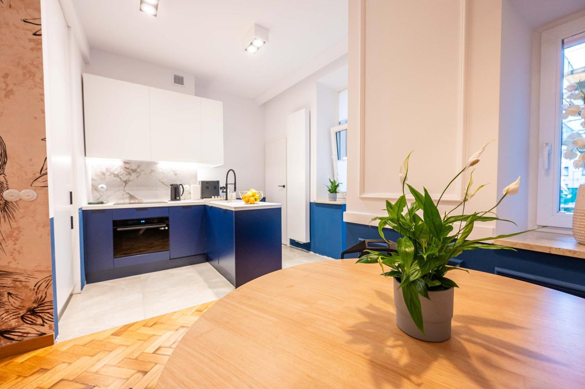 Trip Apartments คราคูฟ ภายนอก รูปภาพ